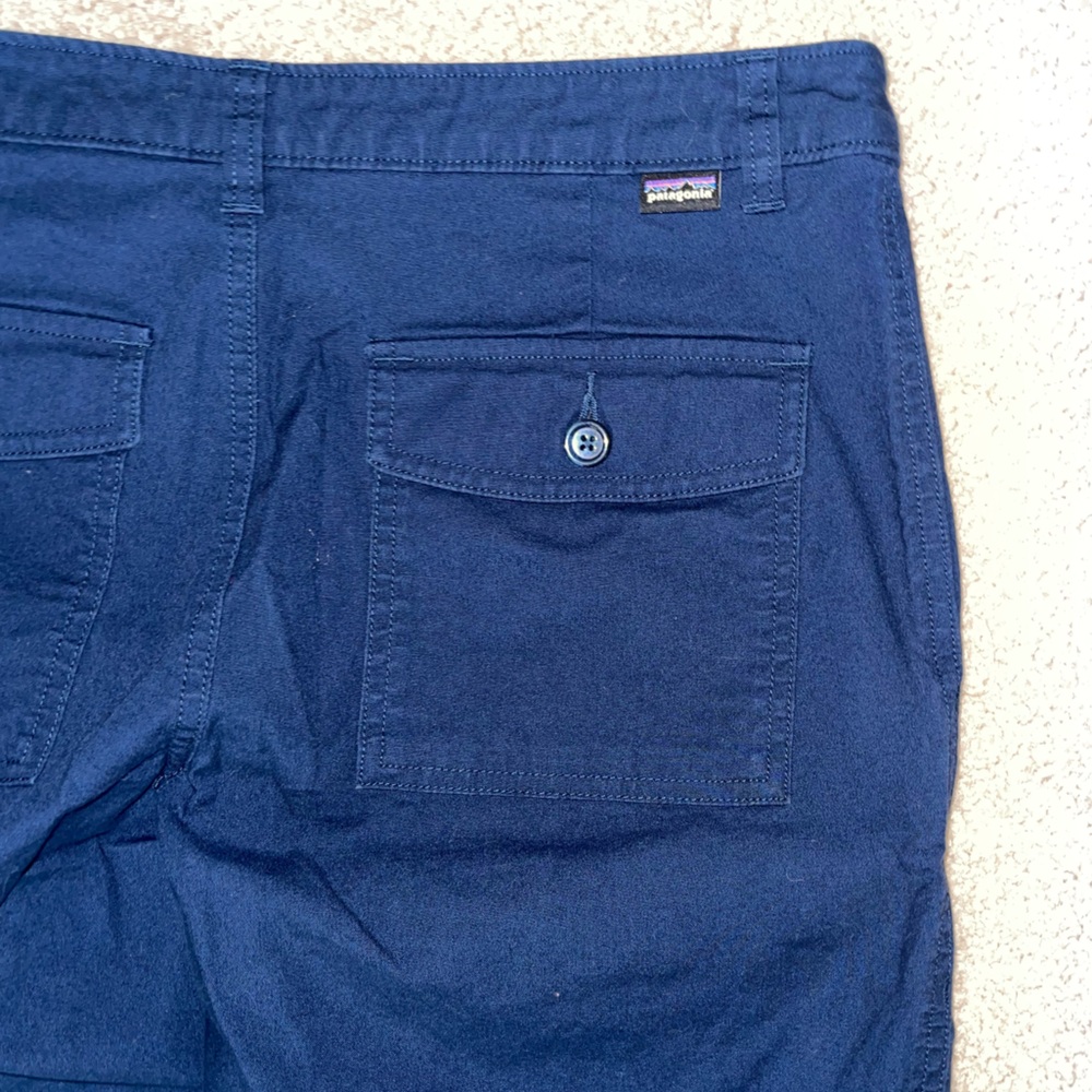 Patagonia Women’s Blue Cargo Capri Pants Size 6 Outdoor Hiking Utility NWOT - Picture 3 of 5